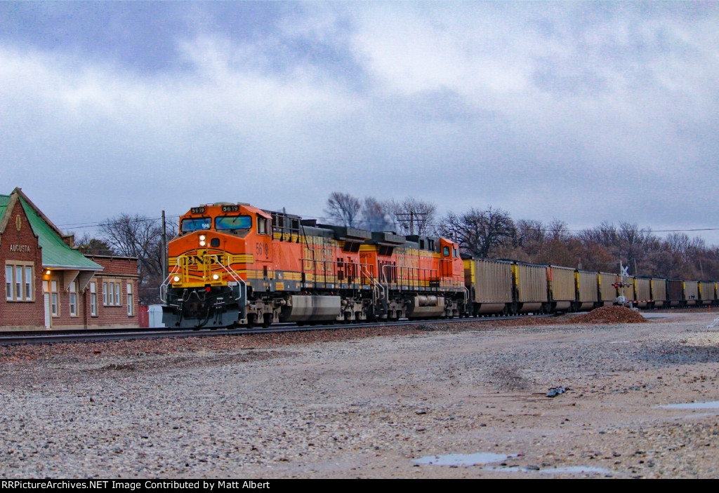 BNSF 5619